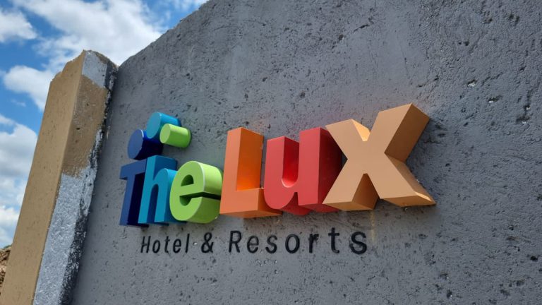 LUX_0000_signage-oversized-3d-fabricated-floor-standing-signs-2